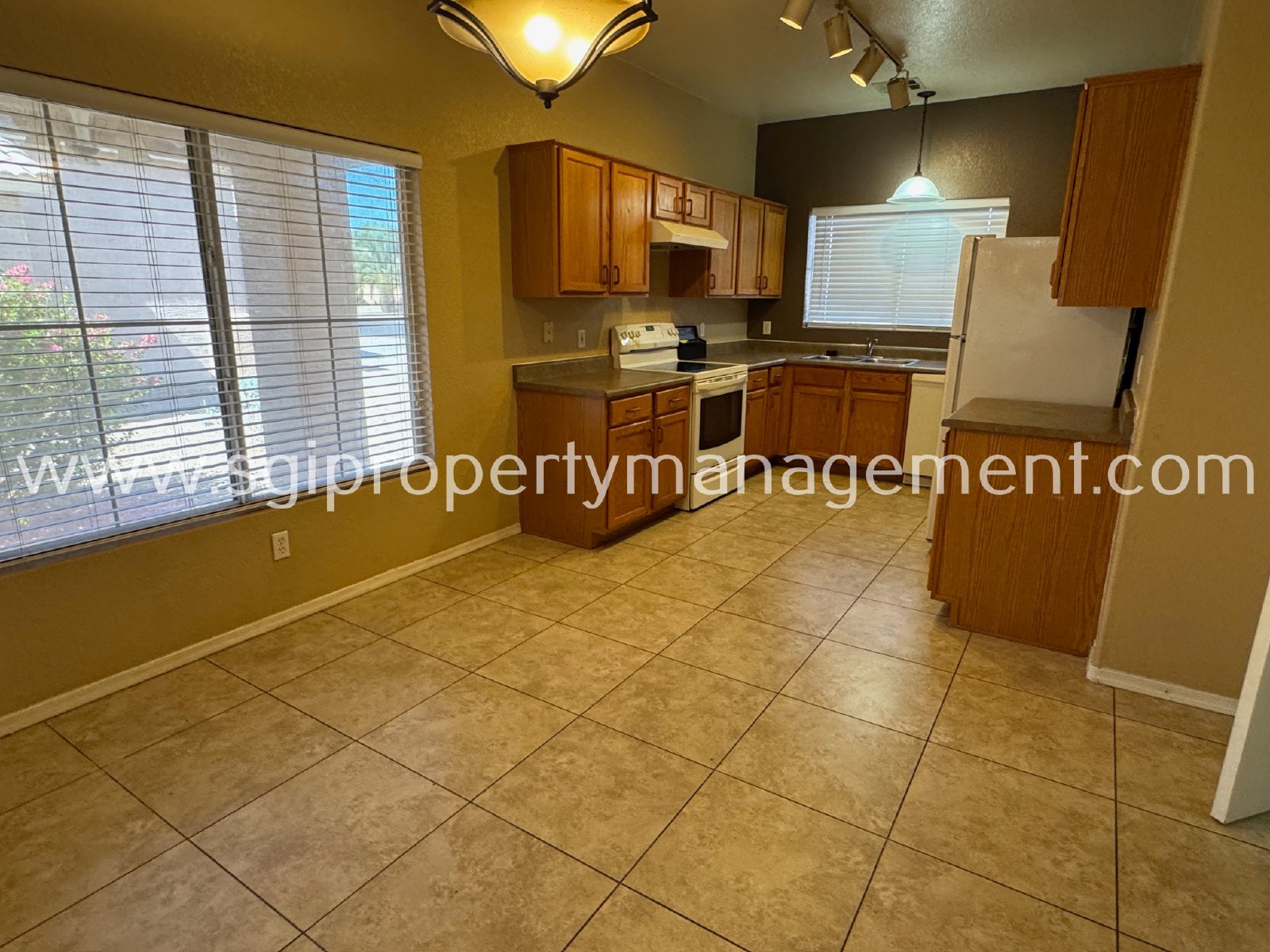 3 bedroom, 2 bathroom Avondale home property image