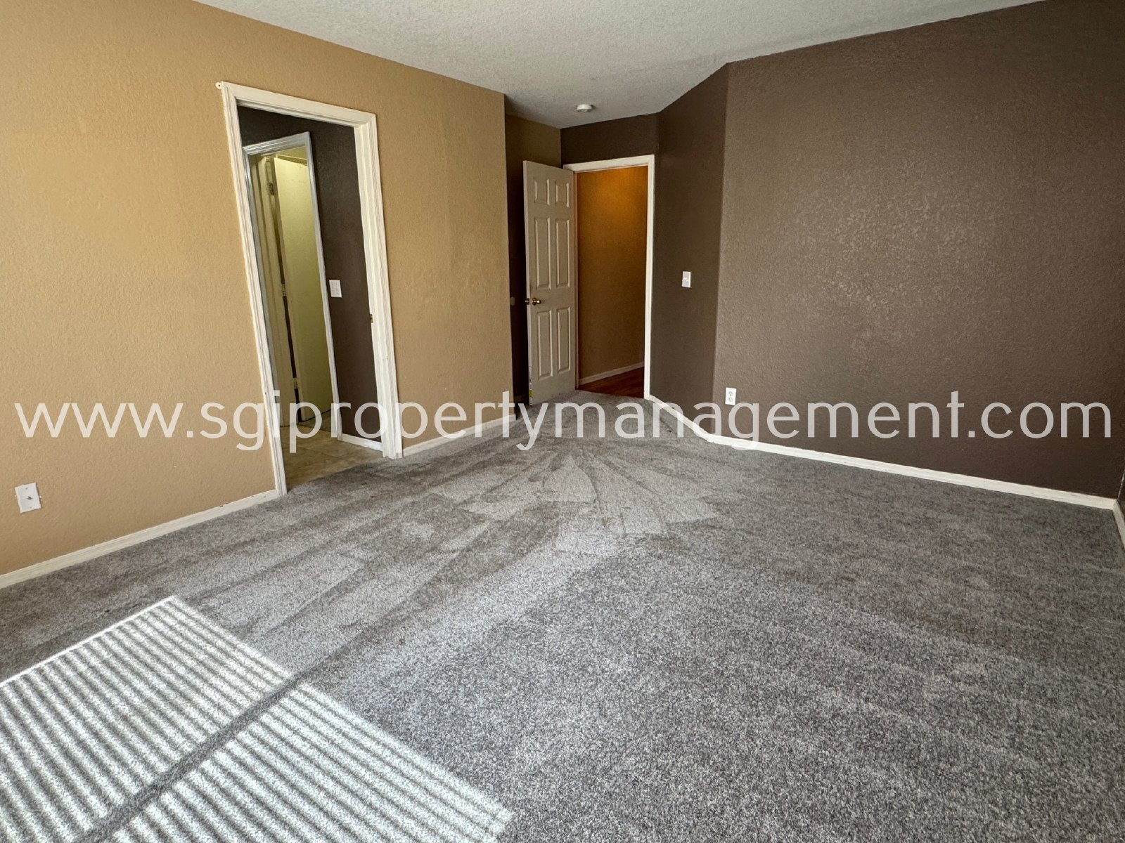 3 bedroom, 2 bathroom Avondale home property image