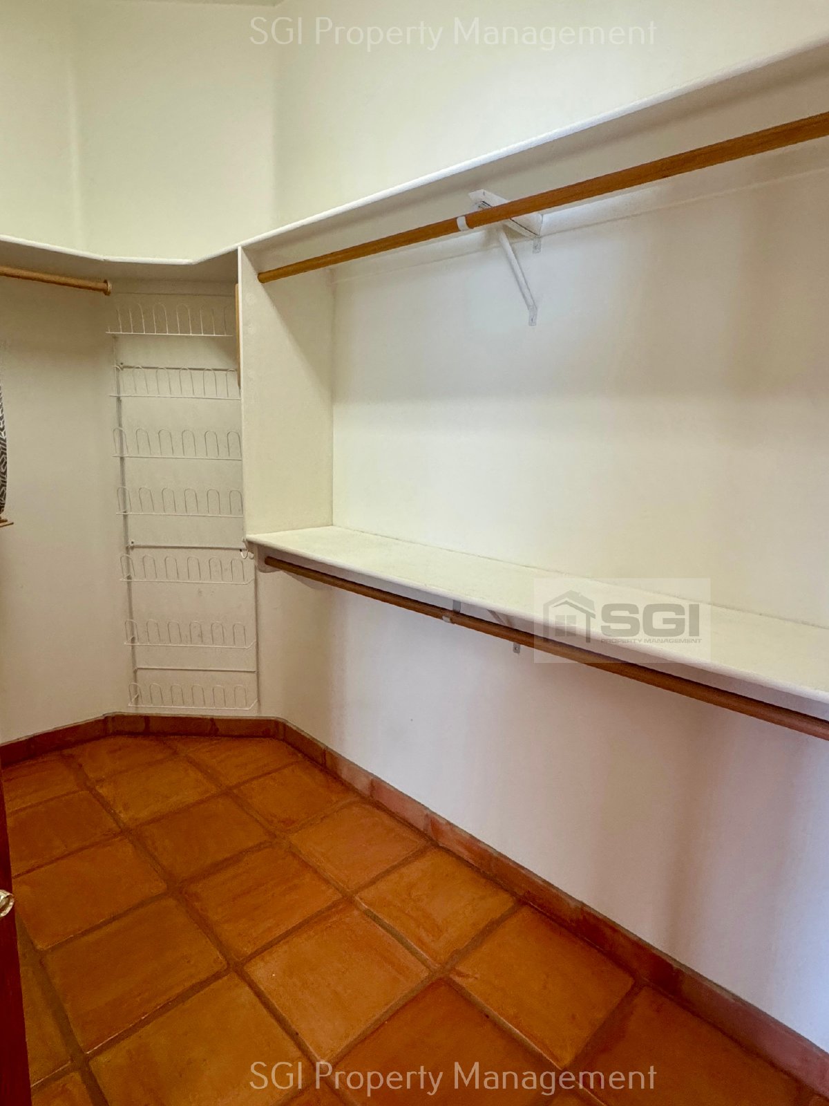 BEAUTIFUL HOME WITH PRIVATE POOL! property image