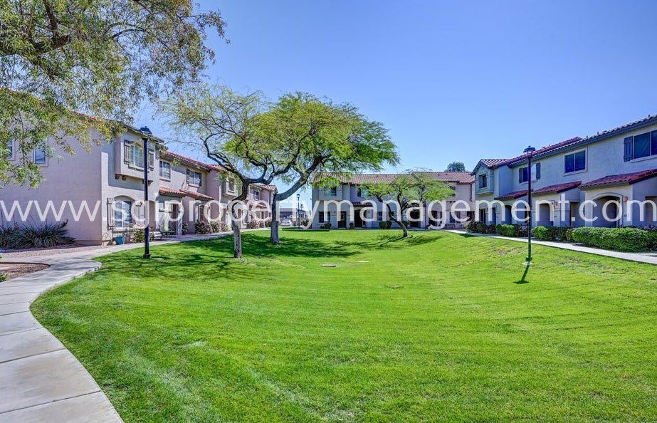 Cute 2 bedroom townhouse in quiet community property image