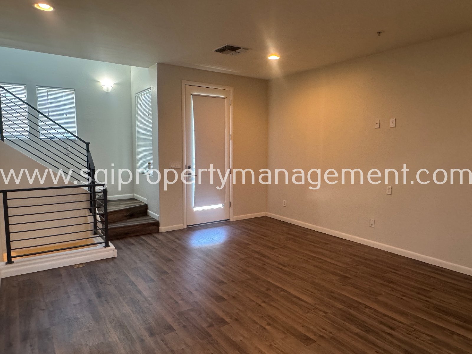 STUNNING 3 BEDROOM LUXURY TEMPE CONDO! property image