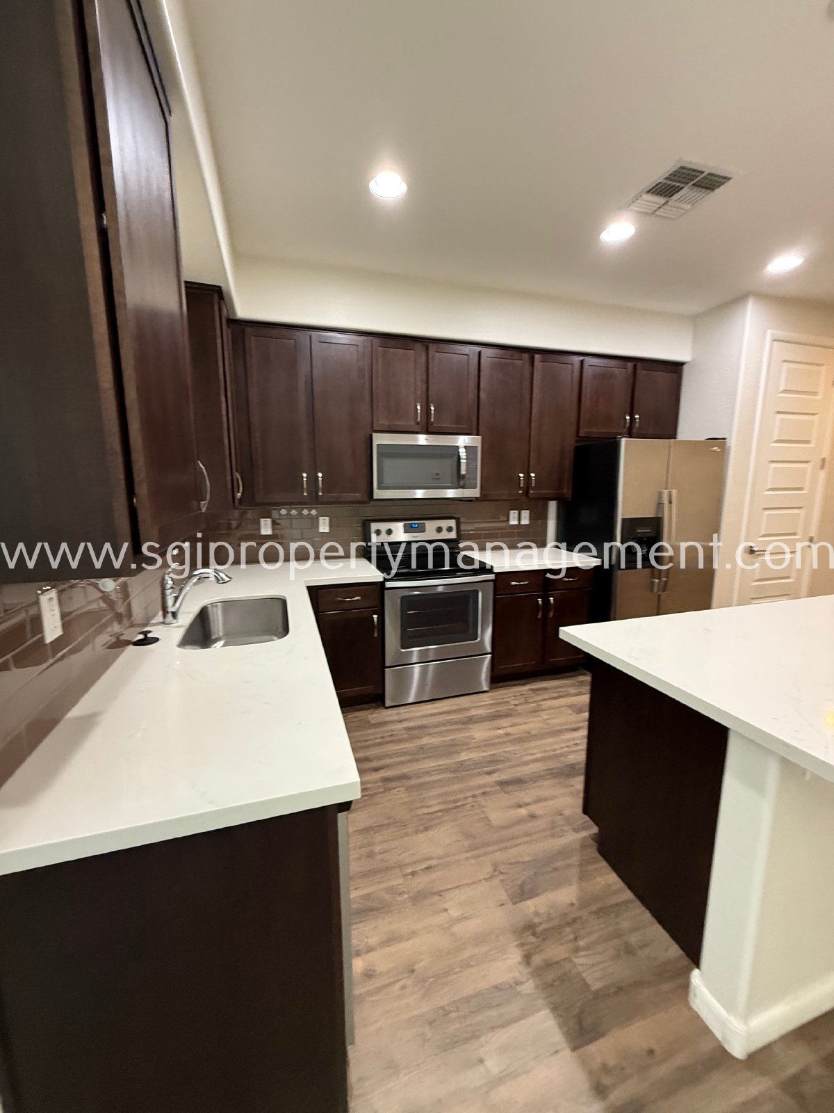 STUNNING 3 BEDROOM LUXURY TEMPE CONDO! property image