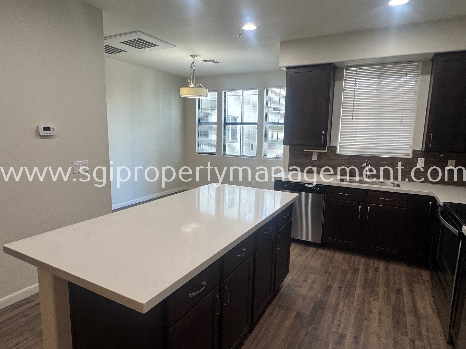 STUNNING 3 BEDROOM LUXURY TEMPE CONDO! property image