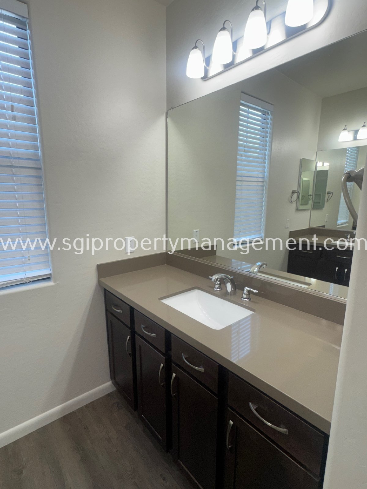 STUNNING 3 BEDROOM LUXURY TEMPE CONDO! property image