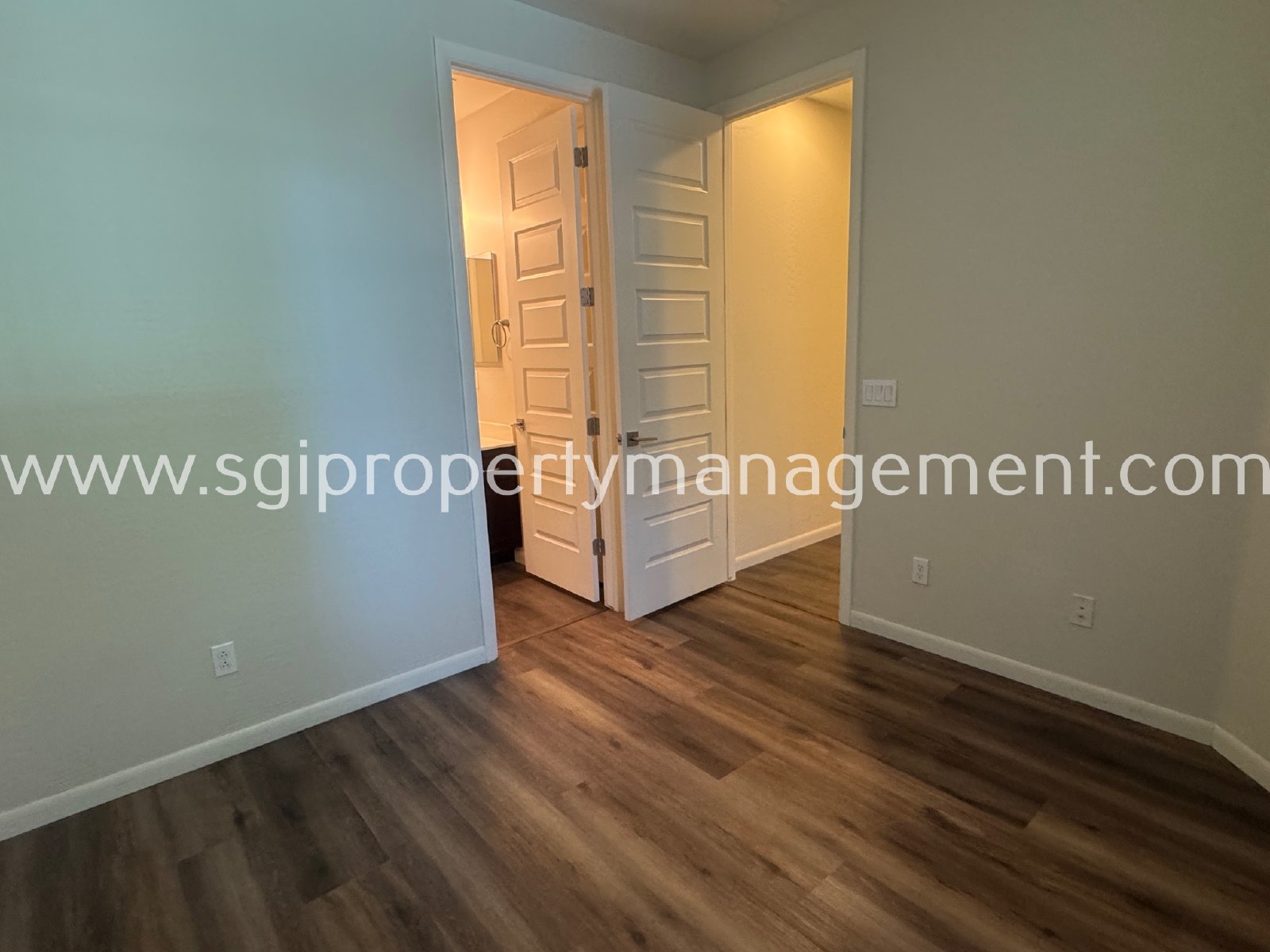 STUNNING 3 BEDROOM LUXURY TEMPE CONDO! property image