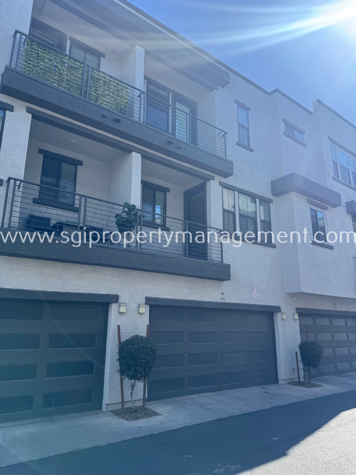 STUNNING 3 BEDROOM LUXURY TEMPE CONDO! property image