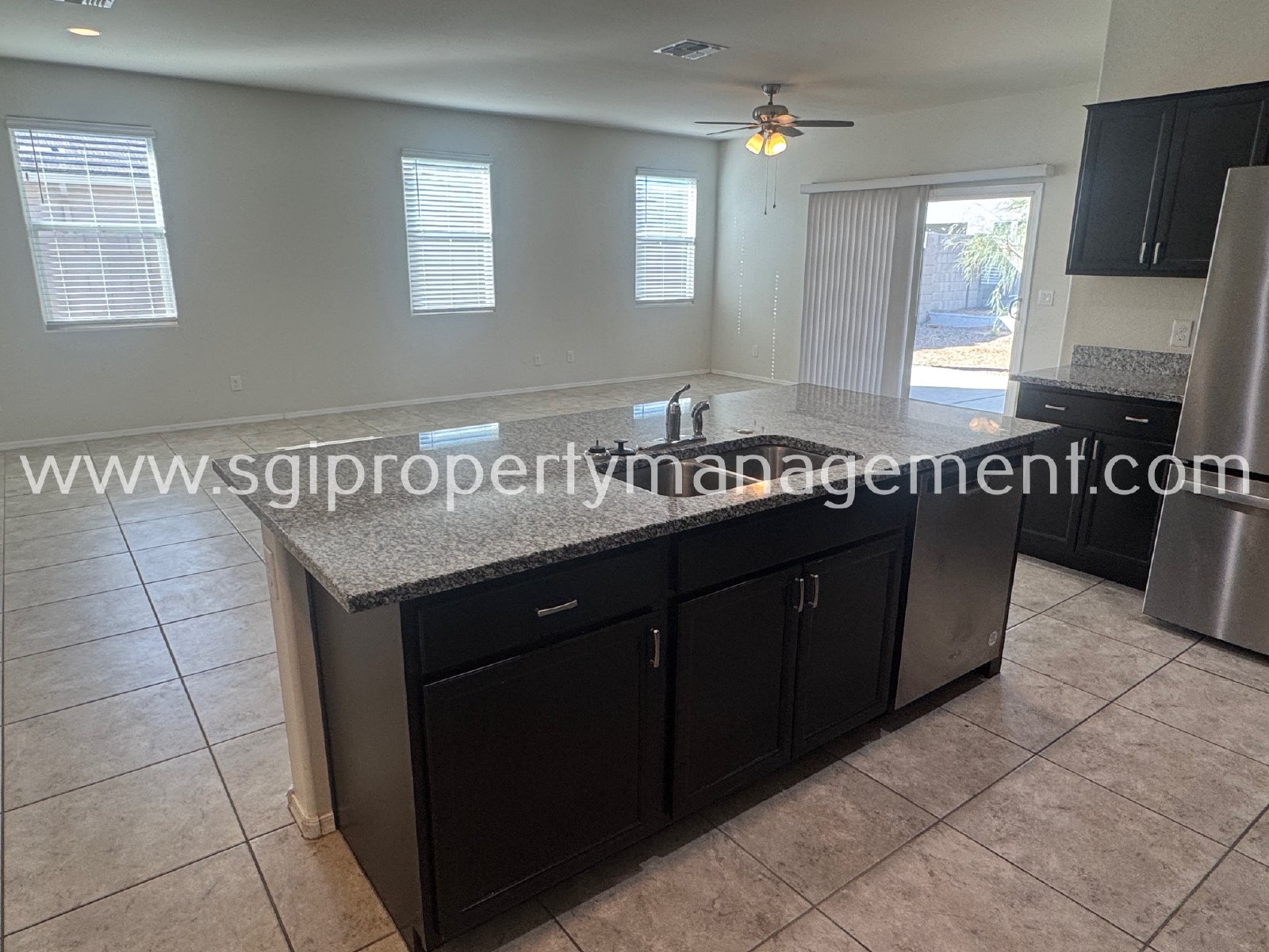 5 bedroom home with 3 car garage property image