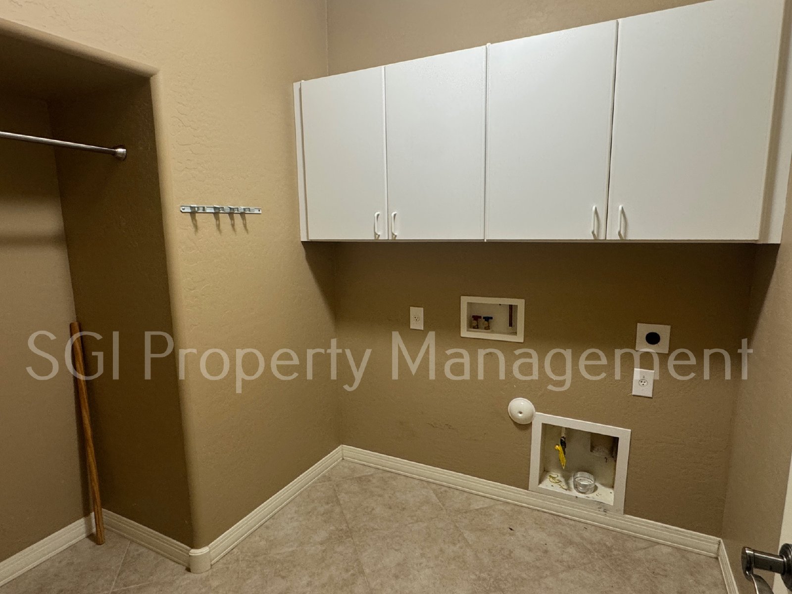 5 bedroom Waddell home with pool and spa property image