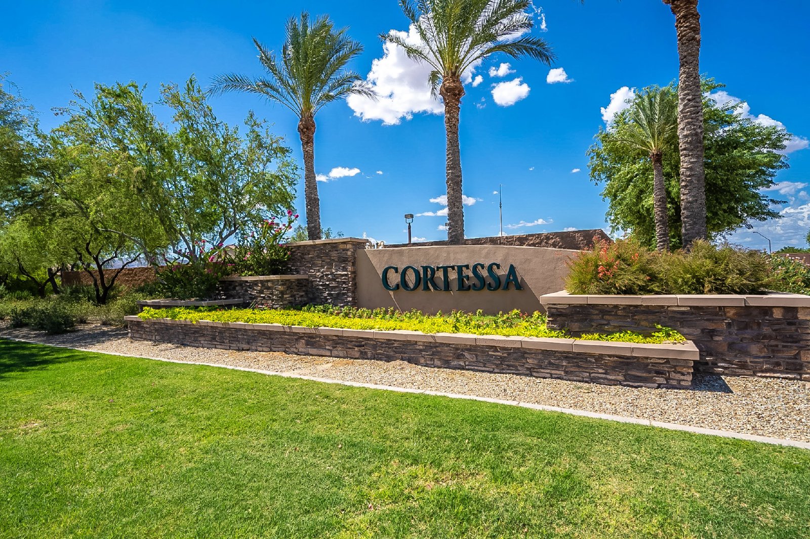 5 bedroom Waddell home with pool and spa property image