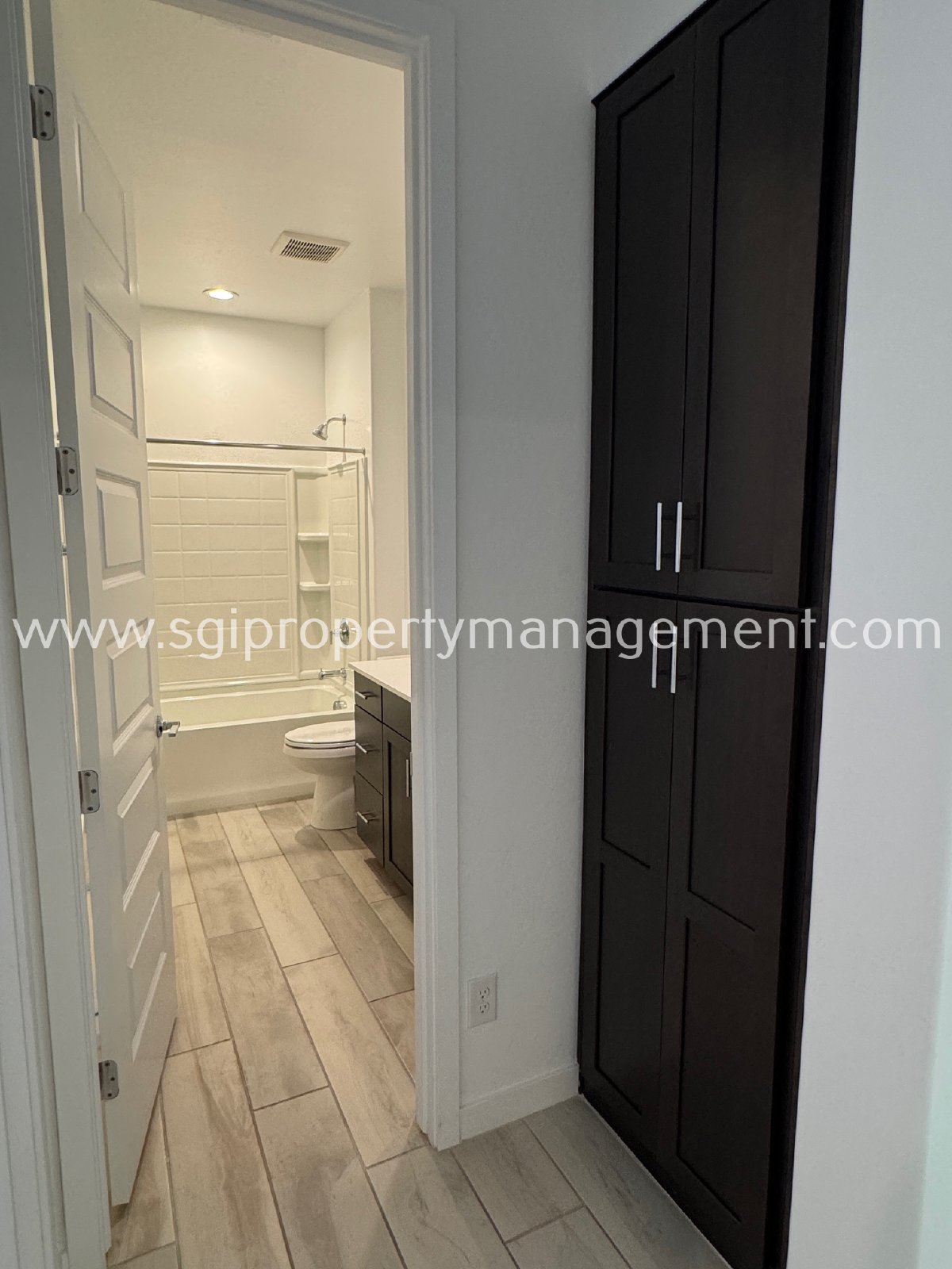 4 bedroom Waddell home property image