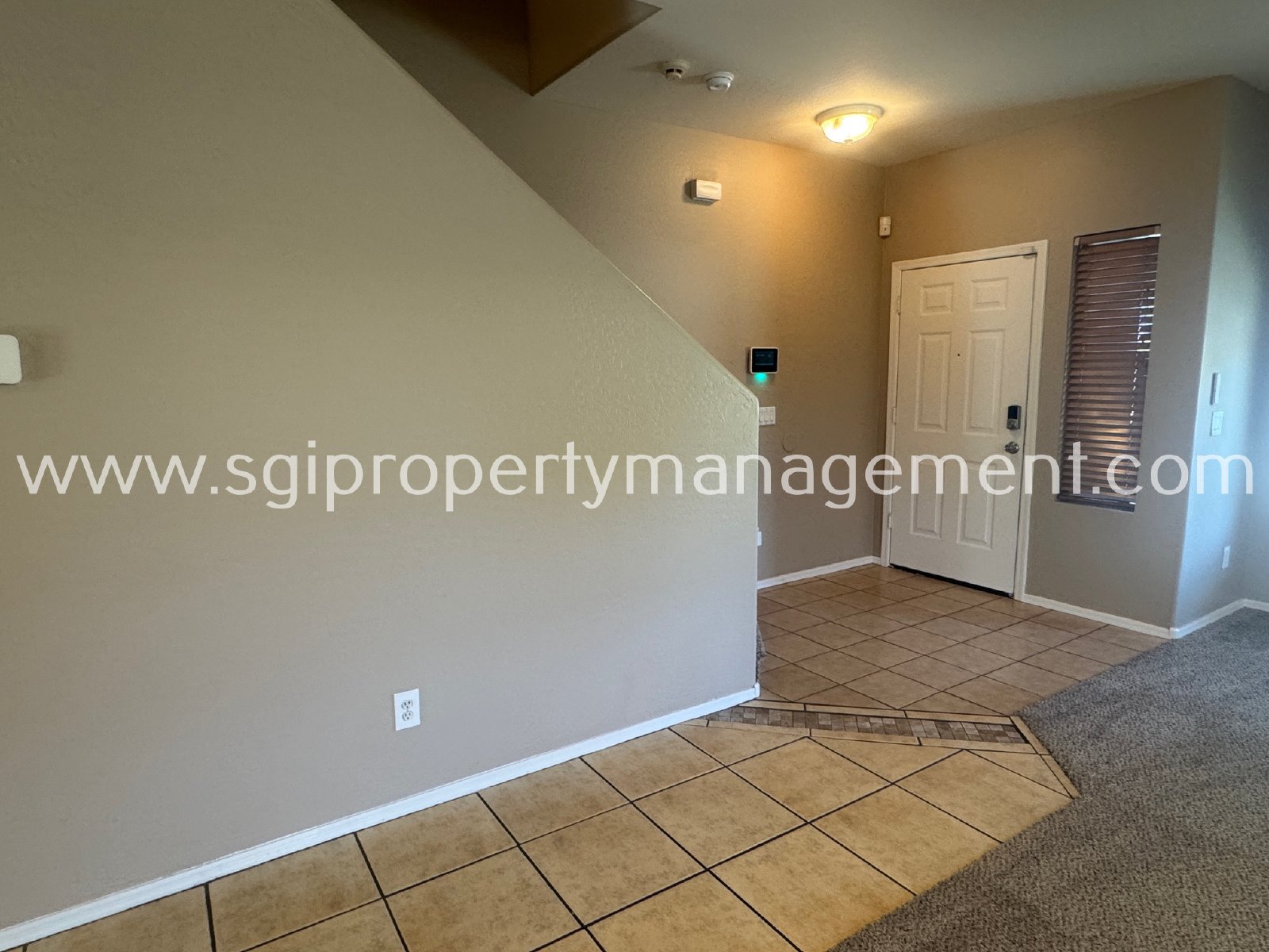 Spacious 5 bedroom home on corner lot property image