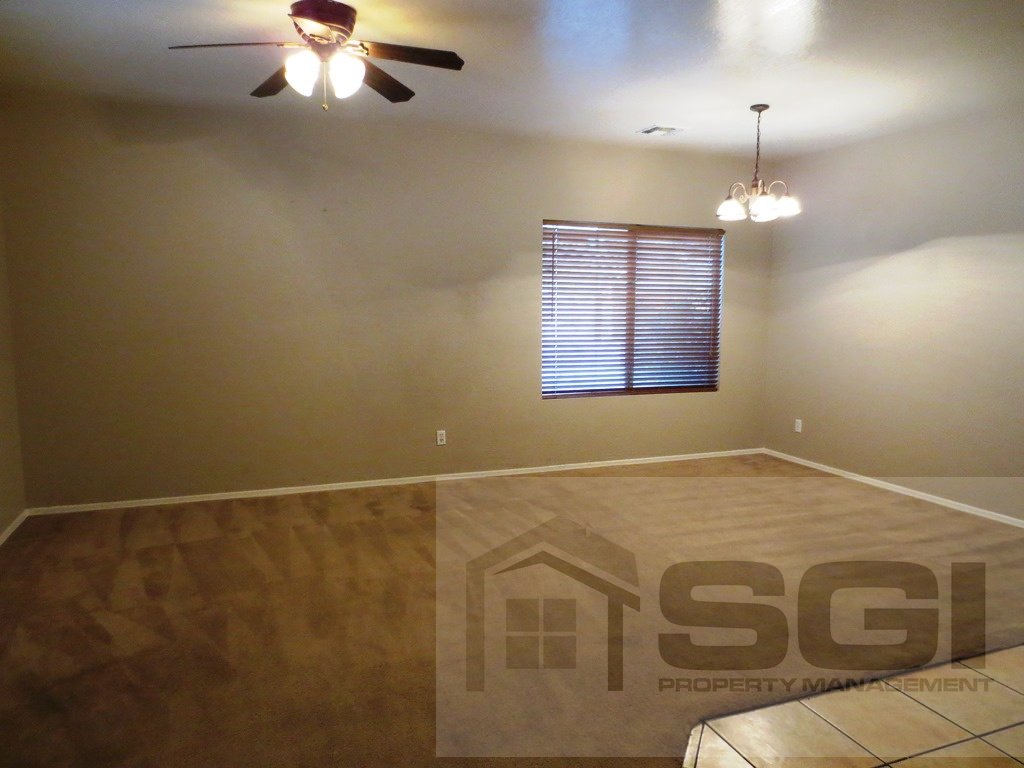 Spacious 5 bedroom home on corner lot property image