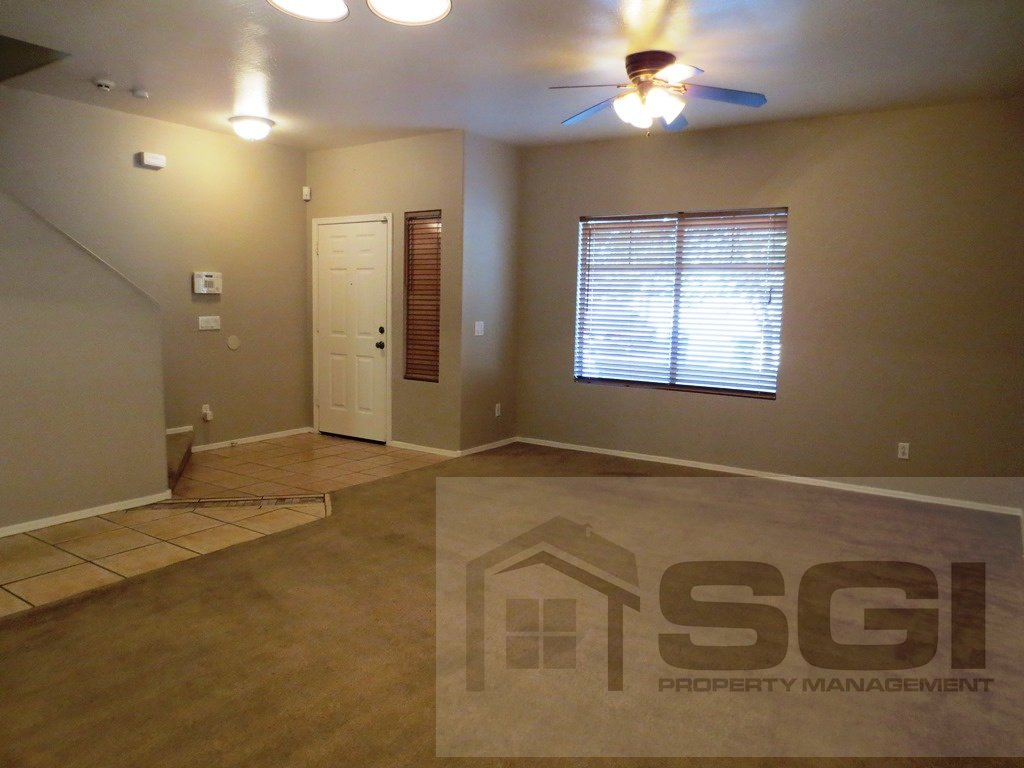 Spacious 5 bedroom home on corner lot property image