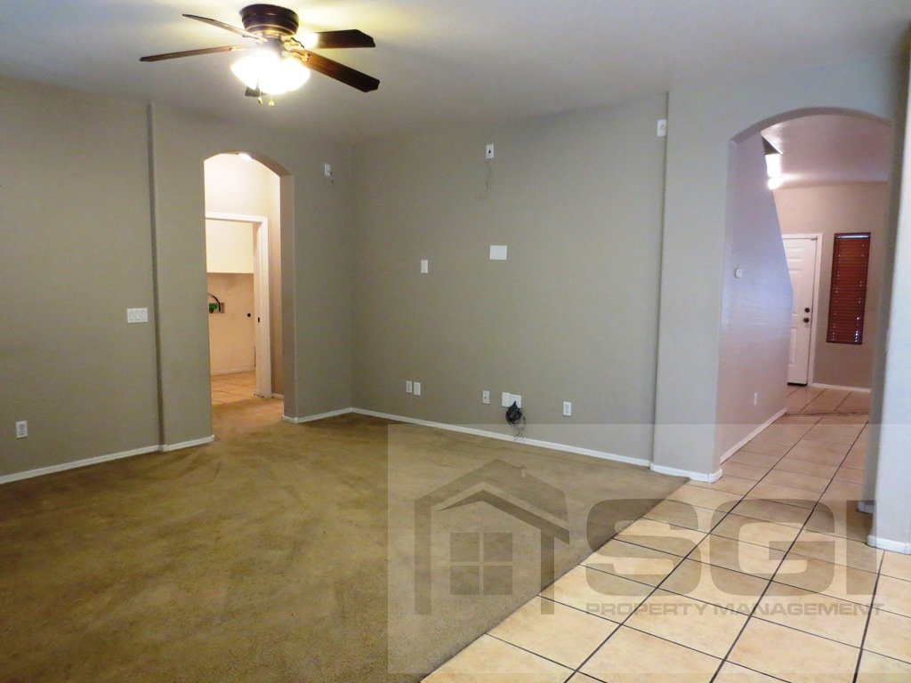 Spacious 5 bedroom home on corner lot property image