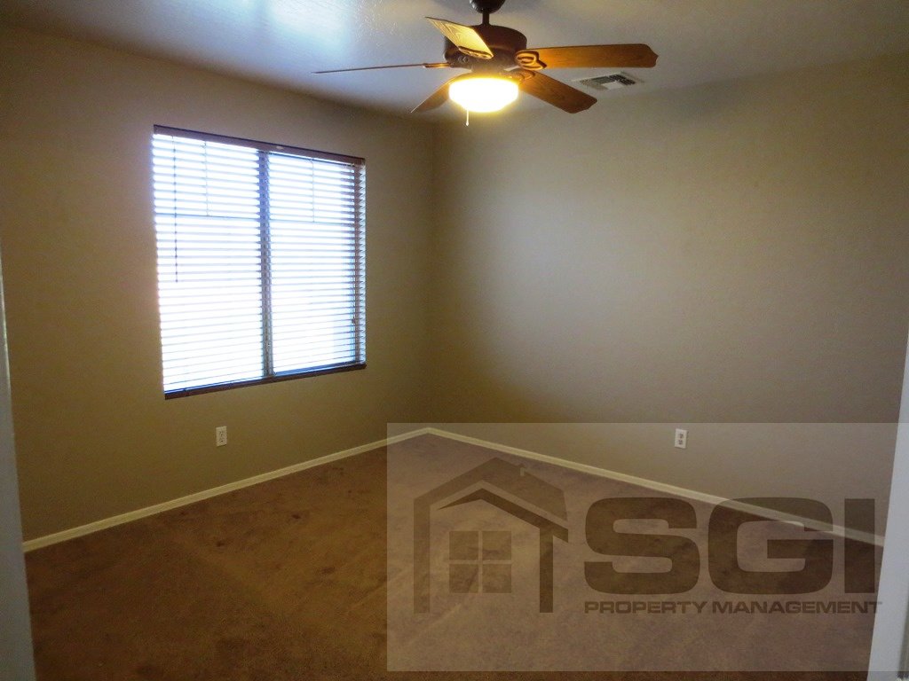 Spacious 5 bedroom home on corner lot property image