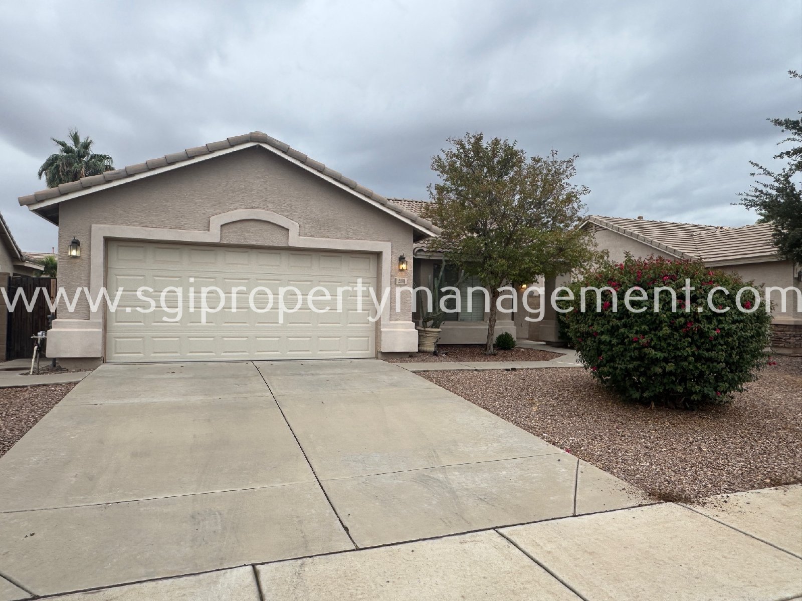 Charming 3 bedroom single level San Tan Valley home property image