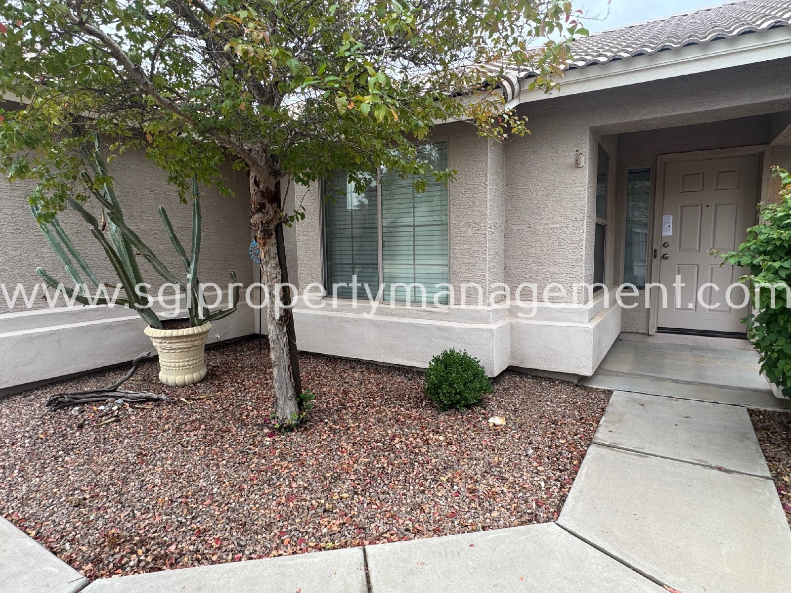 Charming 3 bedroom single level San Tan Valley home property image