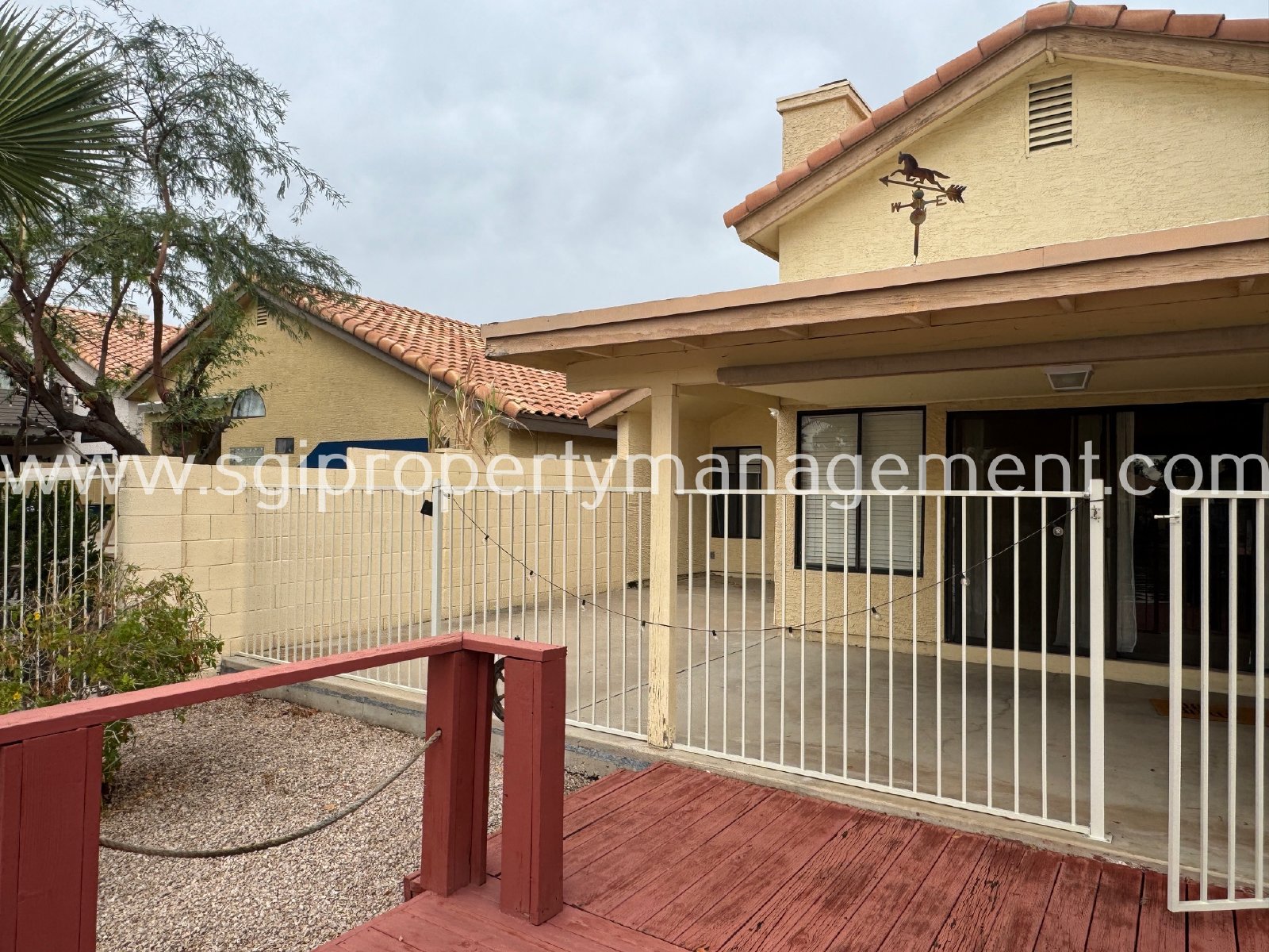 Charming Lakefront 3 bedroom, 2 bathroom home property image