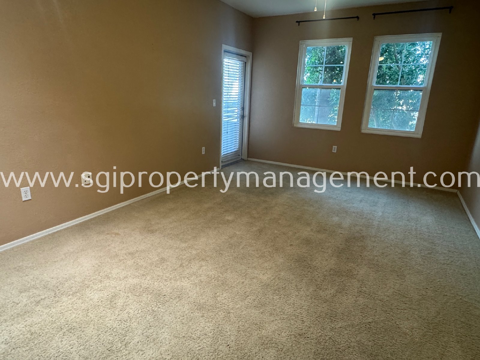 2 bedroom condo in gated community property image