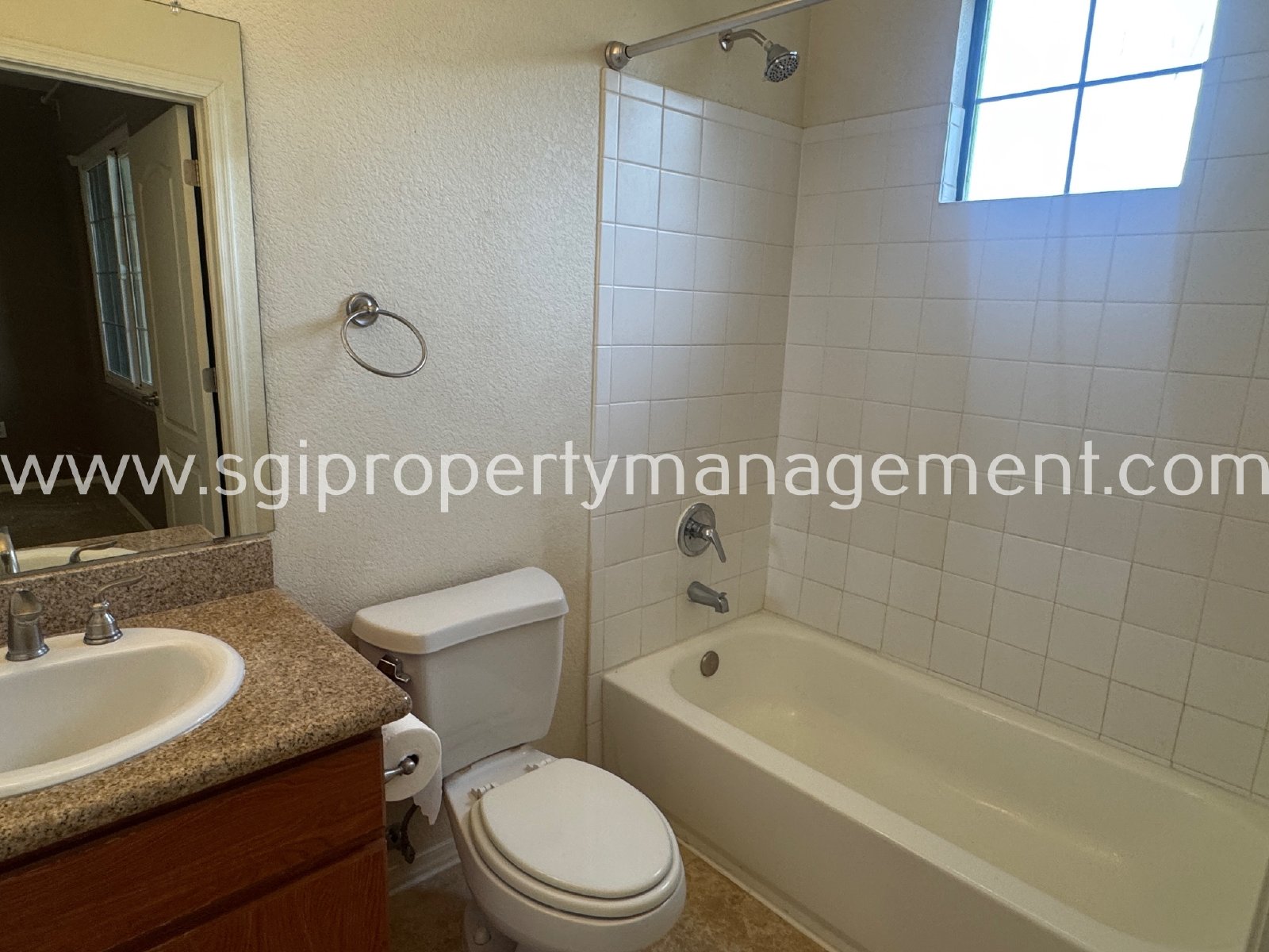 2 bedroom condo in gated community property image