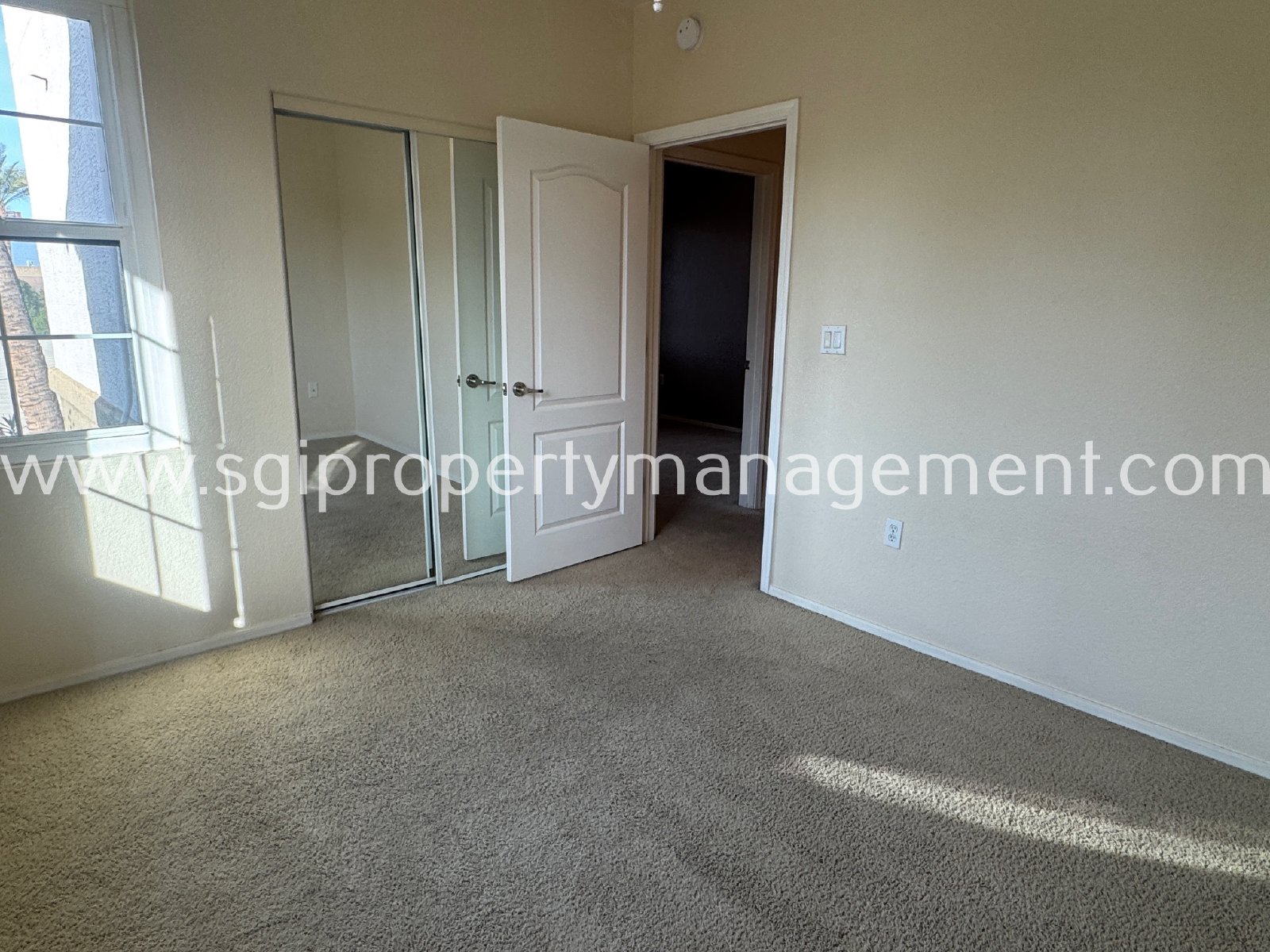 2 bedroom condo in gated community property image