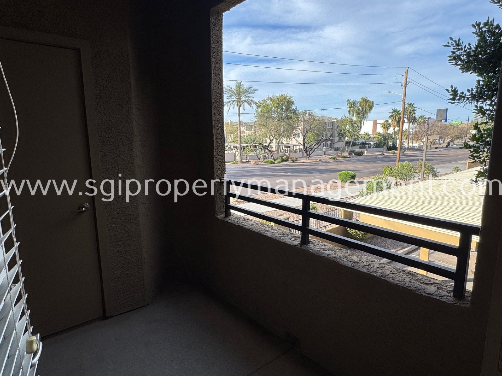 2 bedroom condo in gated community property image