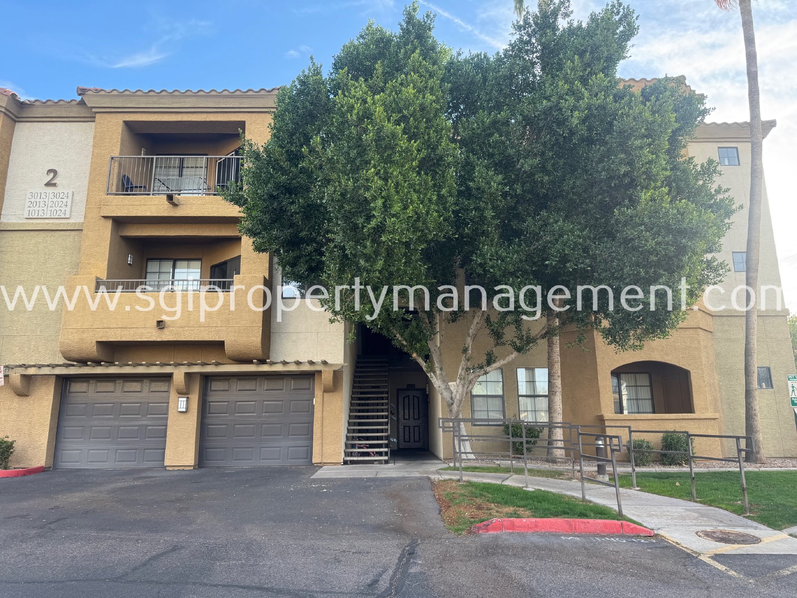 2 bedroom condo in gated community property image