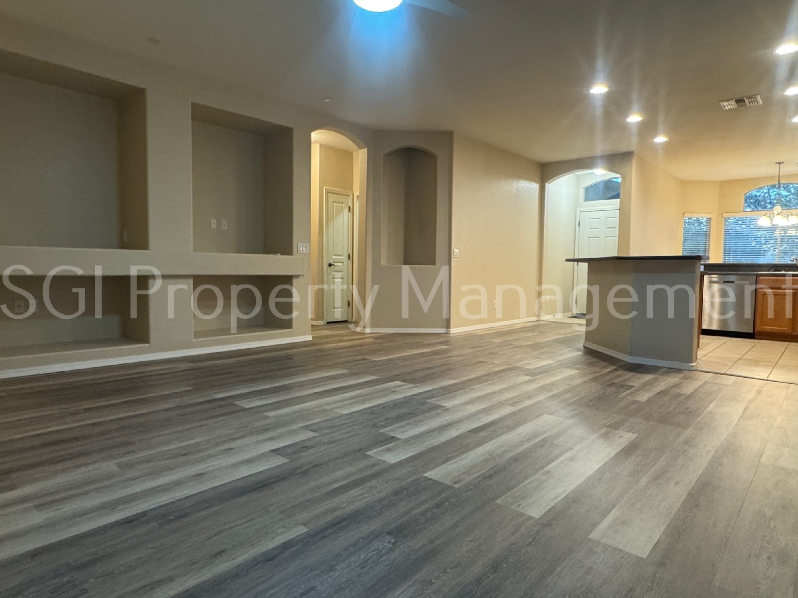 Great single level home ready fro your move in property image