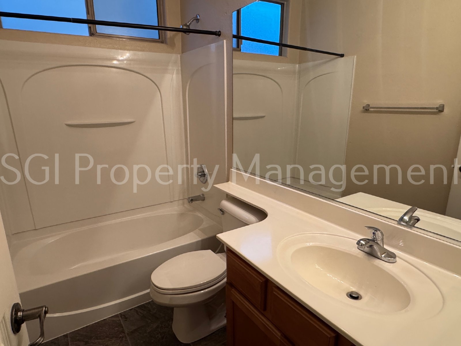 Great single level home ready fro your move in property image