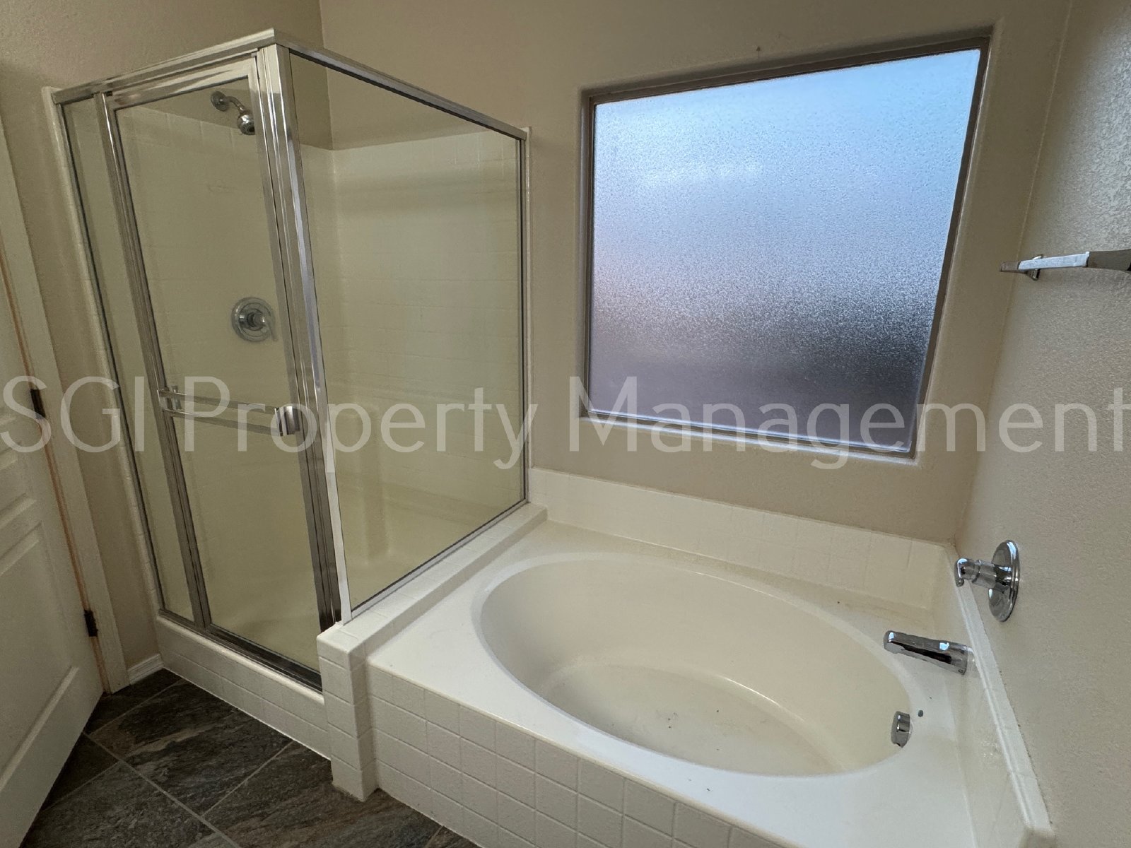 Great single level home ready fro your move in property image