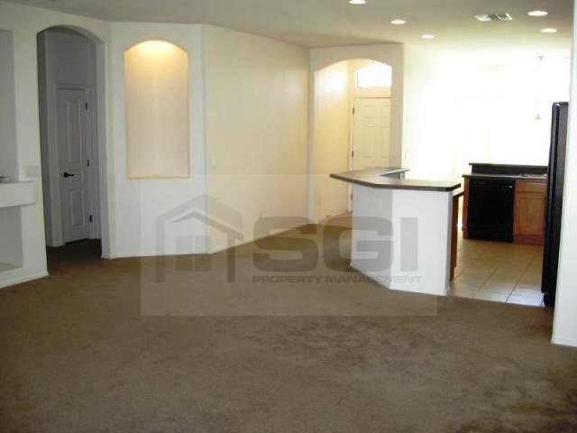 Great single level home ready fro your move in property image