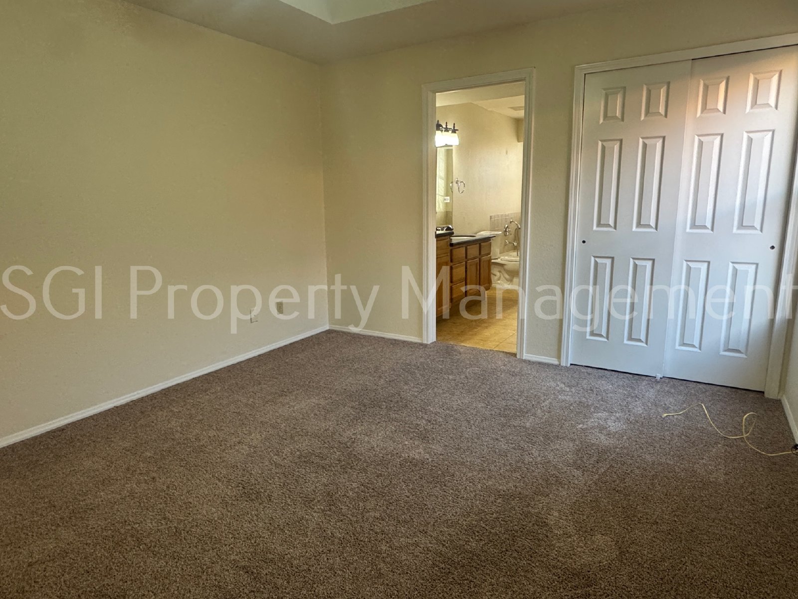 BEAUTIFUL ENERGY EFFICIENT UPGRADED 3 BEDROOM + LOFT!! property image