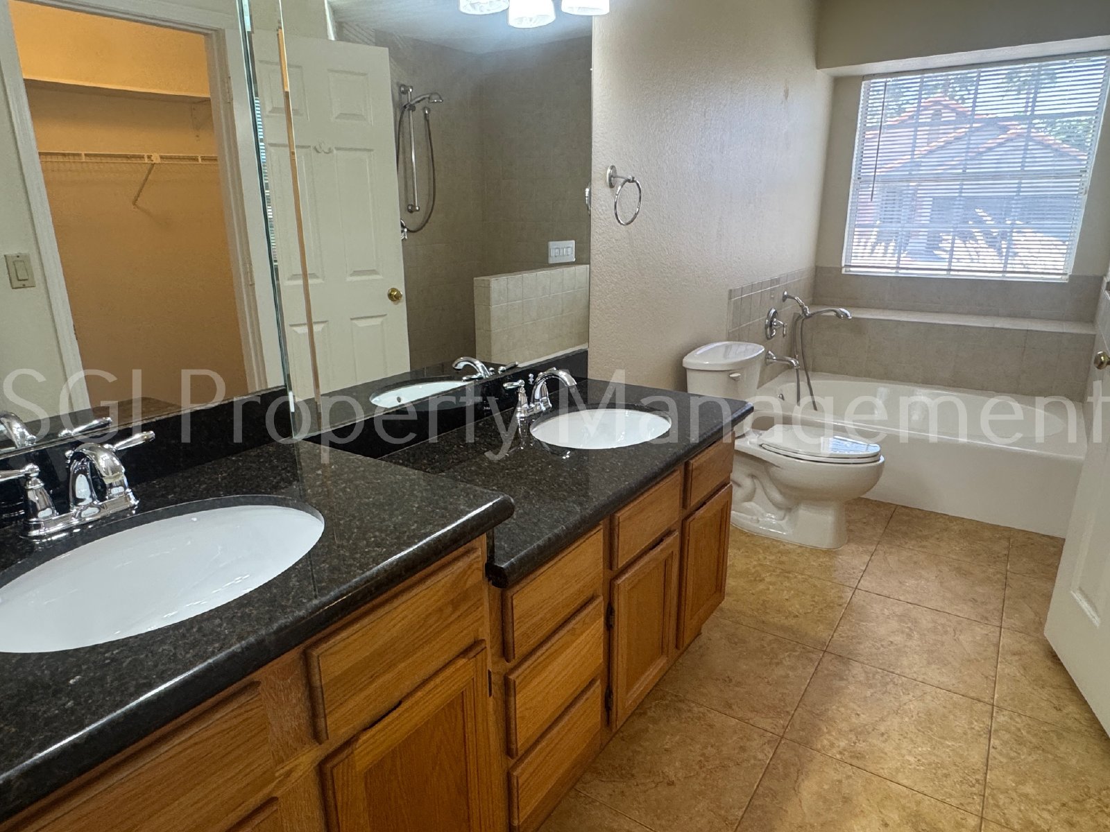 BEAUTIFUL ENERGY EFFICIENT UPGRADED 3 BEDROOM + LOFT!! property image