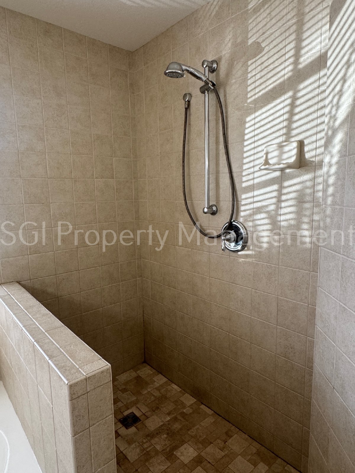 BEAUTIFUL ENERGY EFFICIENT UPGRADED 3 BEDROOM + LOFT!! property image