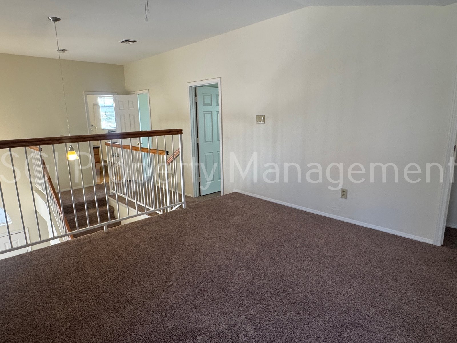 BEAUTIFUL ENERGY EFFICIENT UPGRADED 3 BEDROOM + LOFT!! property image