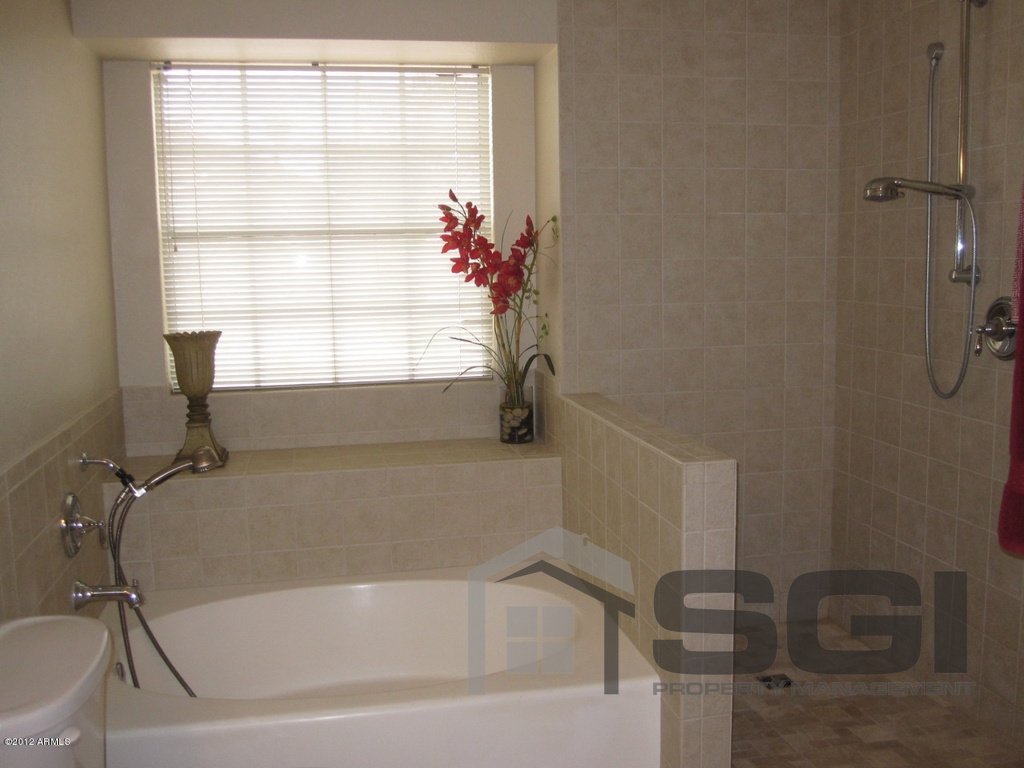 BEAUTIFUL ENERGY EFFICIENT UPGRADED 3 BEDROOM + LOFT!! property image