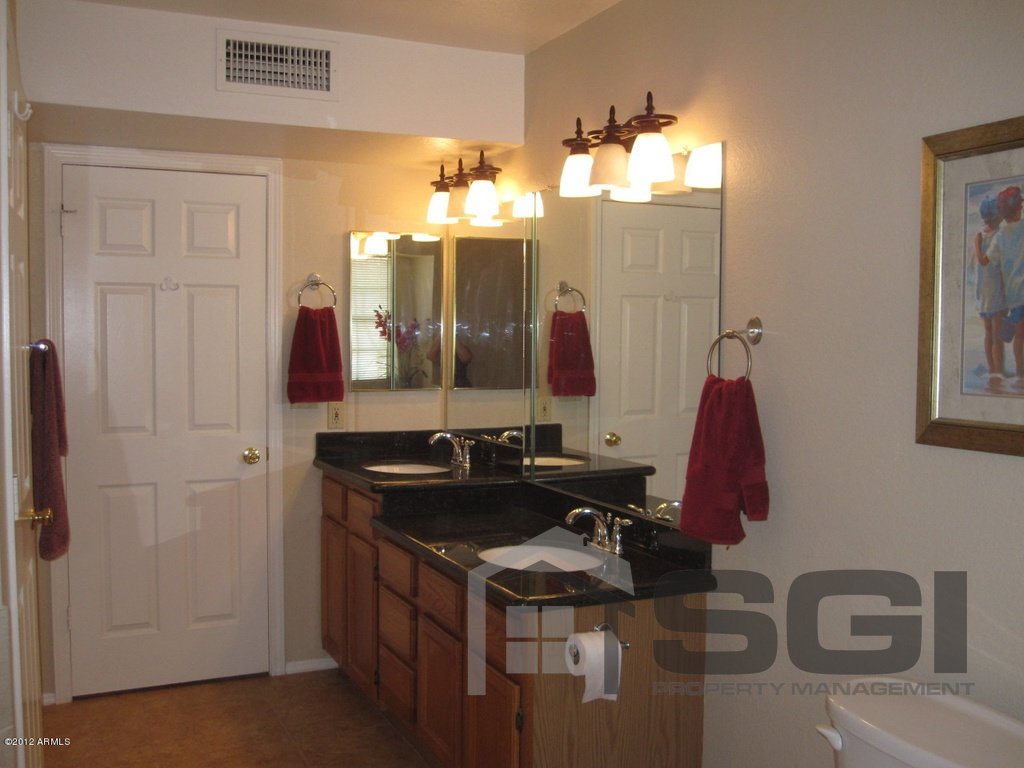 BEAUTIFUL ENERGY EFFICIENT UPGRADED 3 BEDROOM + LOFT!! property image