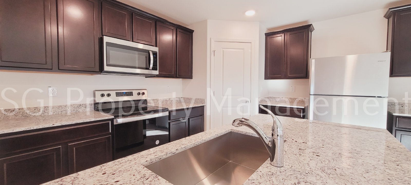 4 bedroom in Mission Ranch property image