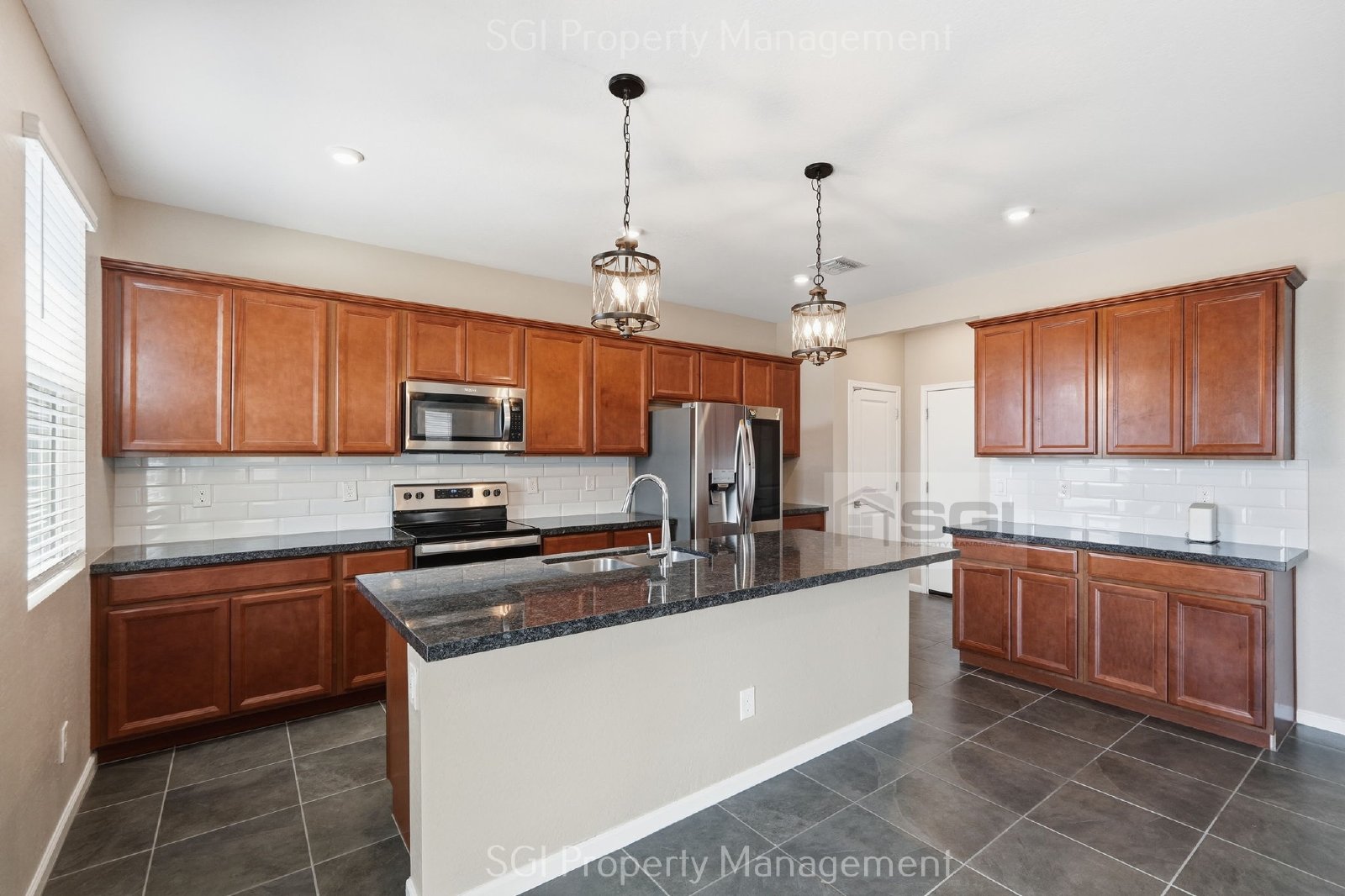 4 BEDROOM 3 BATHROOM SURPRISE HOME. property image