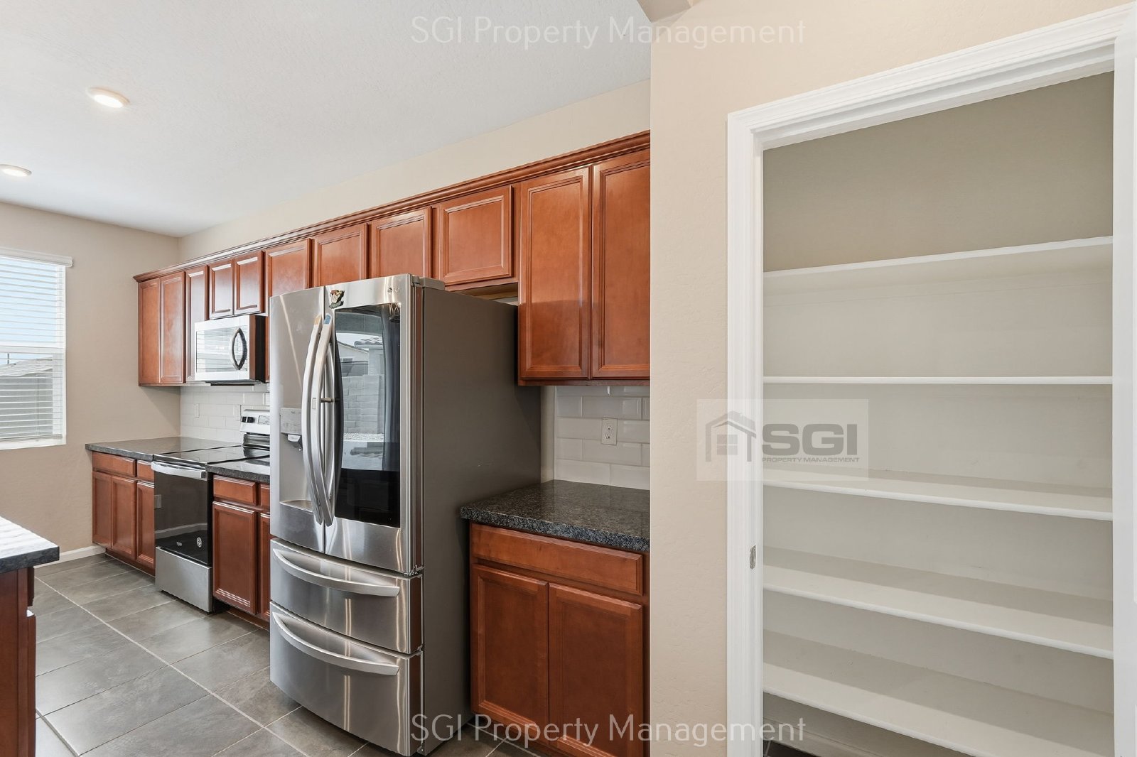 4 BEDROOM 3 BATHROOM SURPRISE HOME. property image