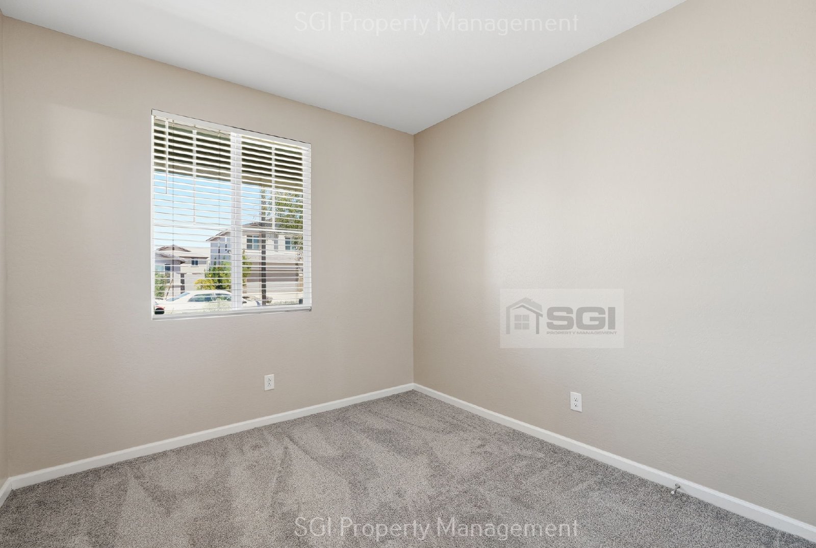 4 BEDROOM 3 BATHROOM SURPRISE HOME. property image
