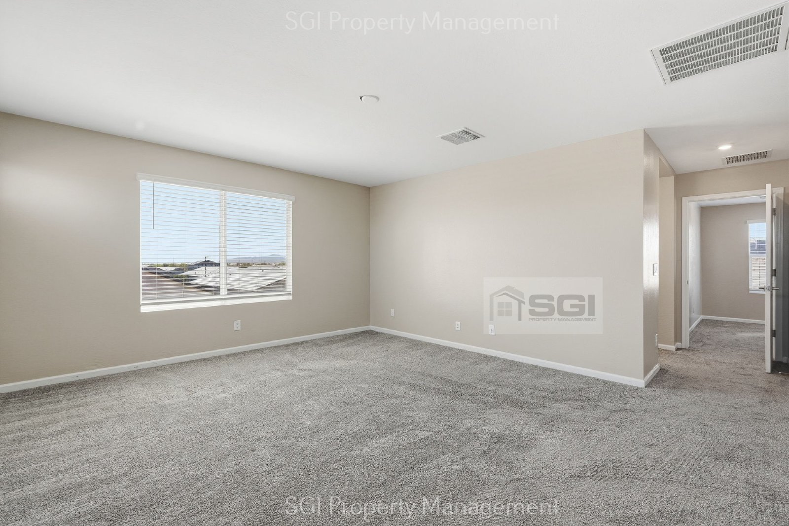 4 BEDROOM 3 BATHROOM SURPRISE HOME. property image