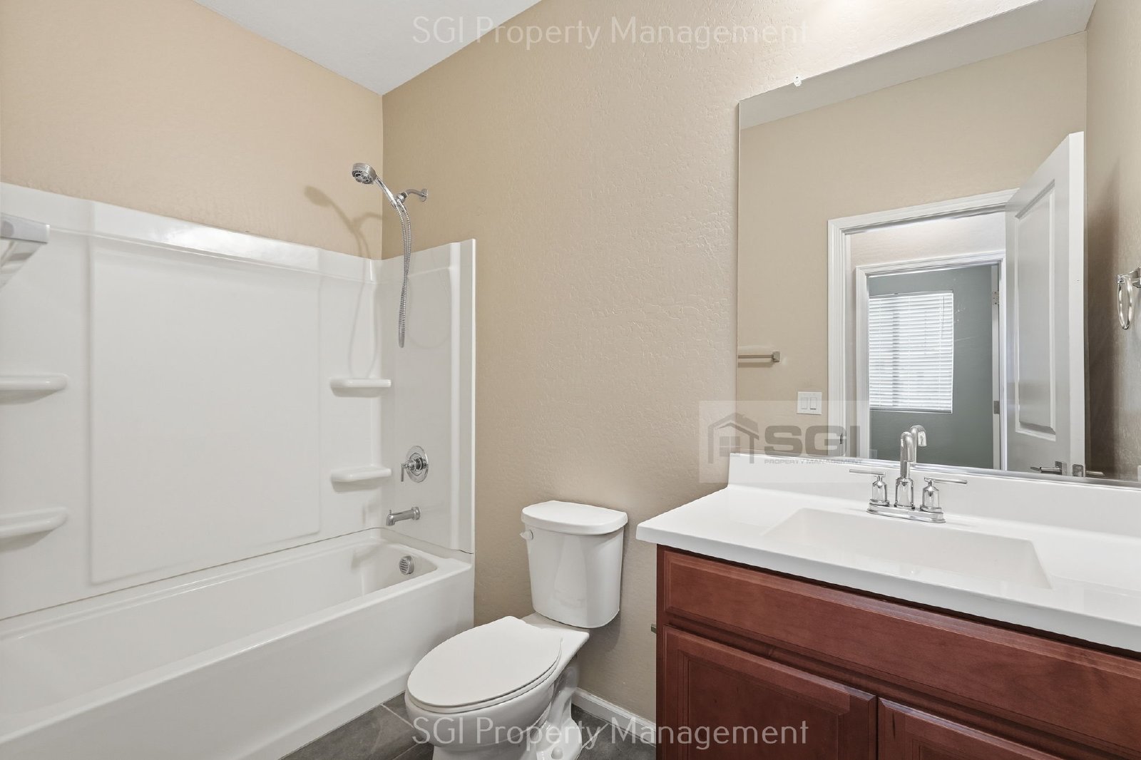 4 BEDROOM 3 BATHROOM SURPRISE HOME. property image