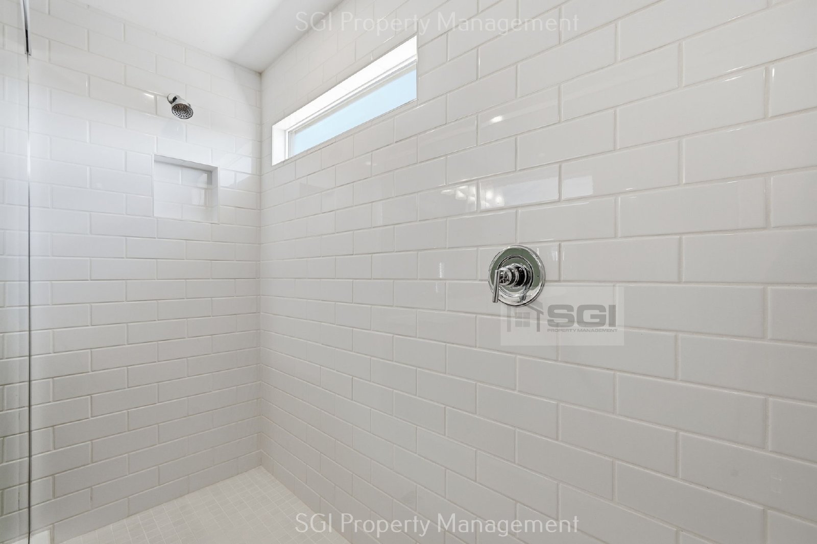 4 BEDROOM 3 BATHROOM SURPRISE HOME. property image