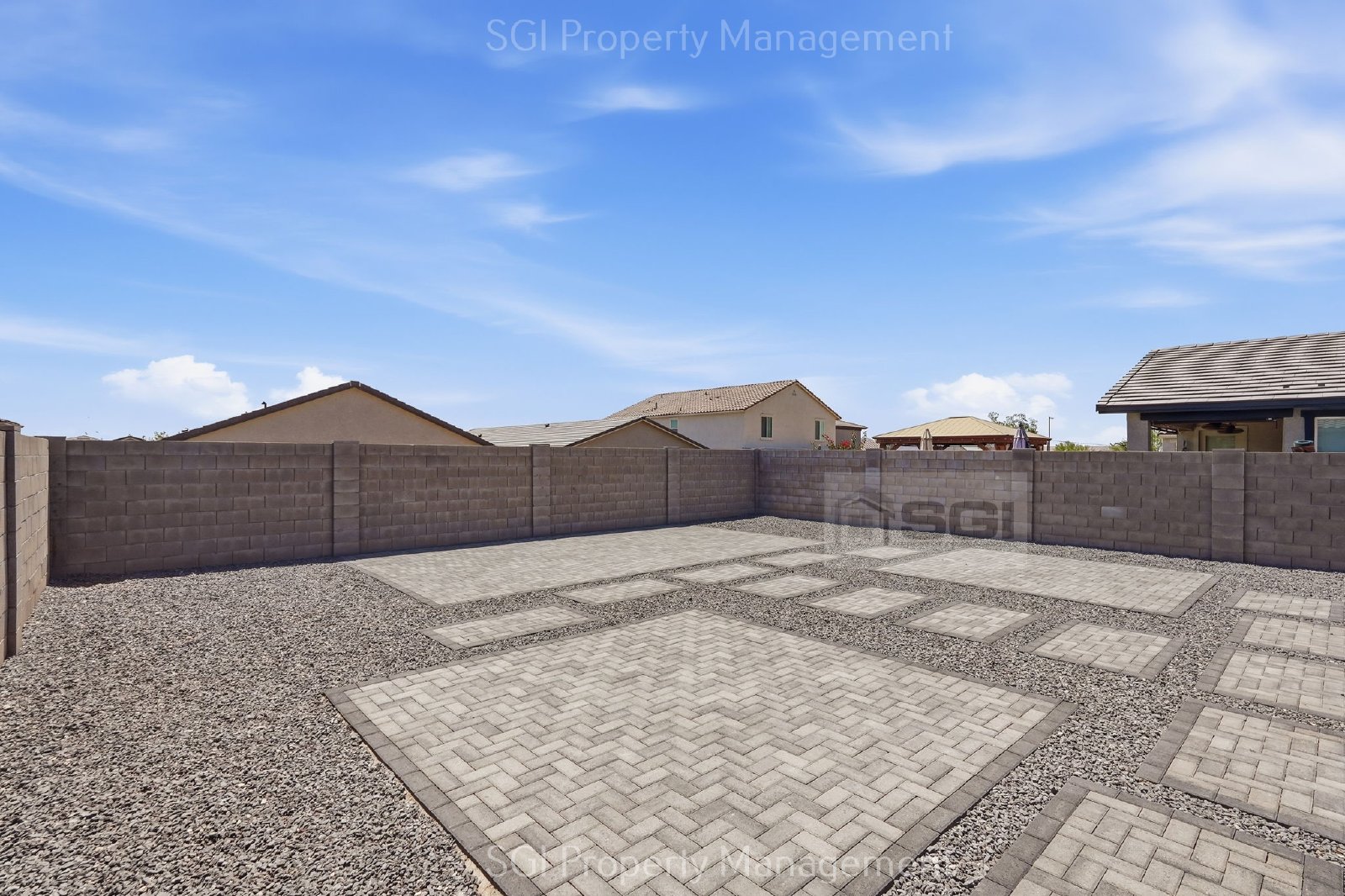 4 BEDROOM 3 BATHROOM SURPRISE HOME. property image
