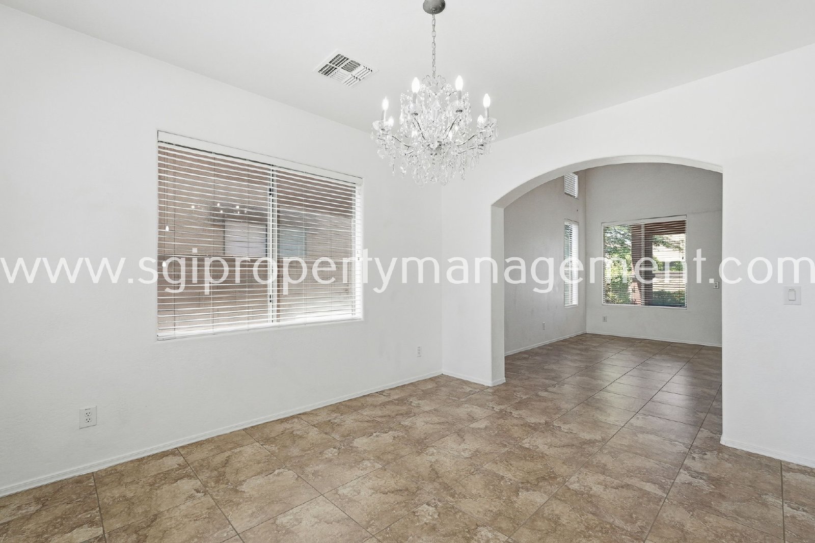 5 BEDROOM GLENDALE HOME. property image
