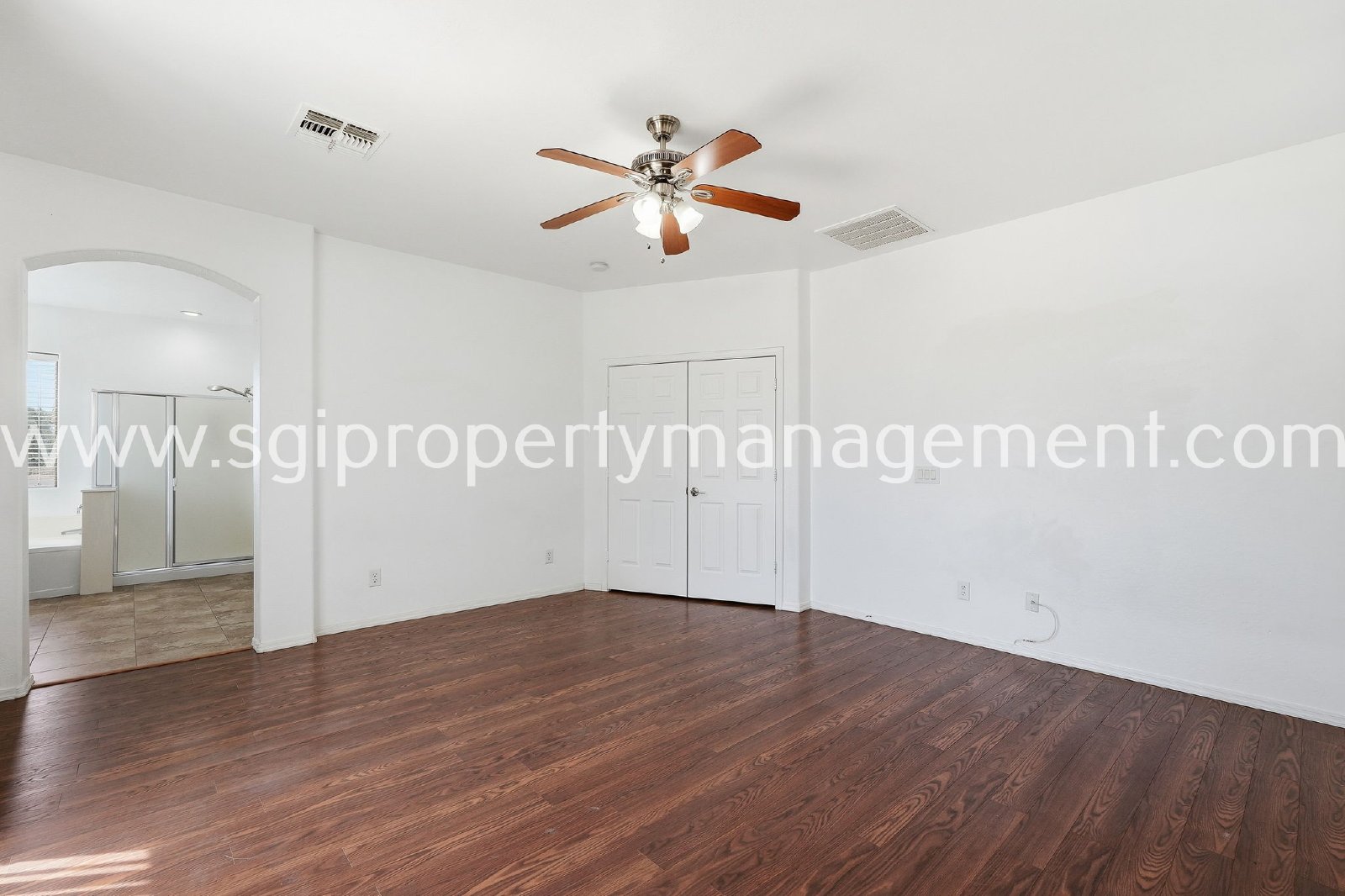 5 BEDROOM GLENDALE HOME. property image