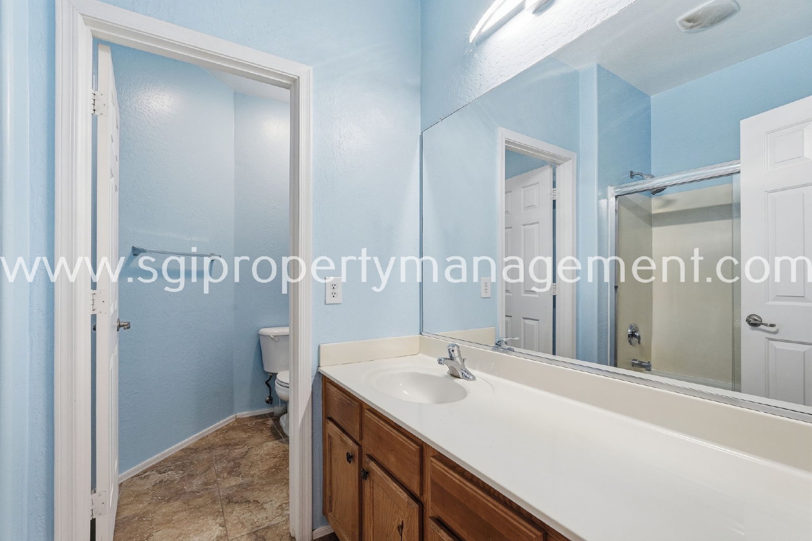 5 BEDROOM GLENDALE HOME. property image