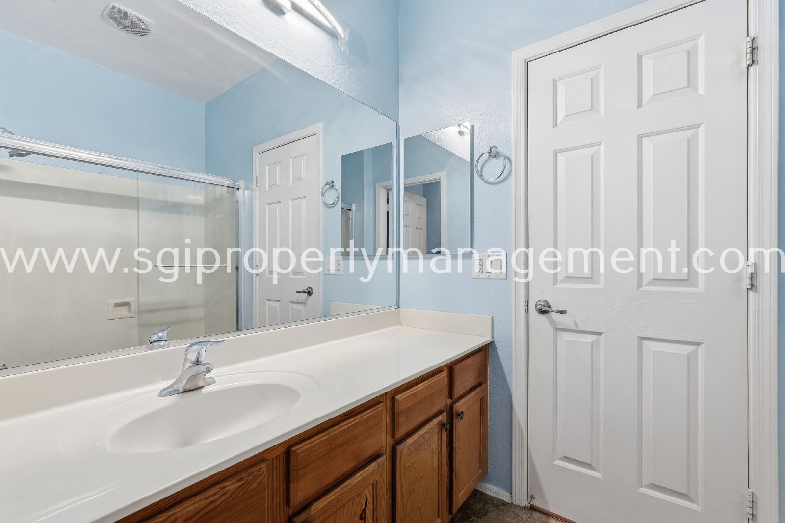 5 BEDROOM GLENDALE HOME. property image