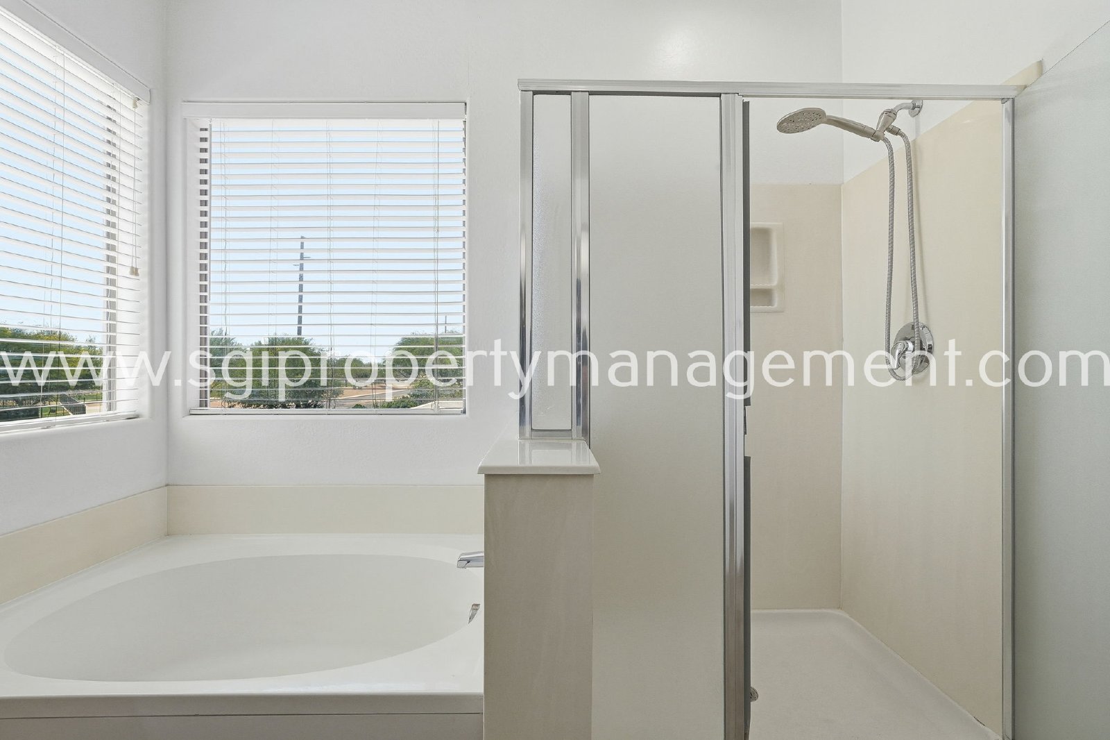 5 BEDROOM GLENDALE HOME. property image